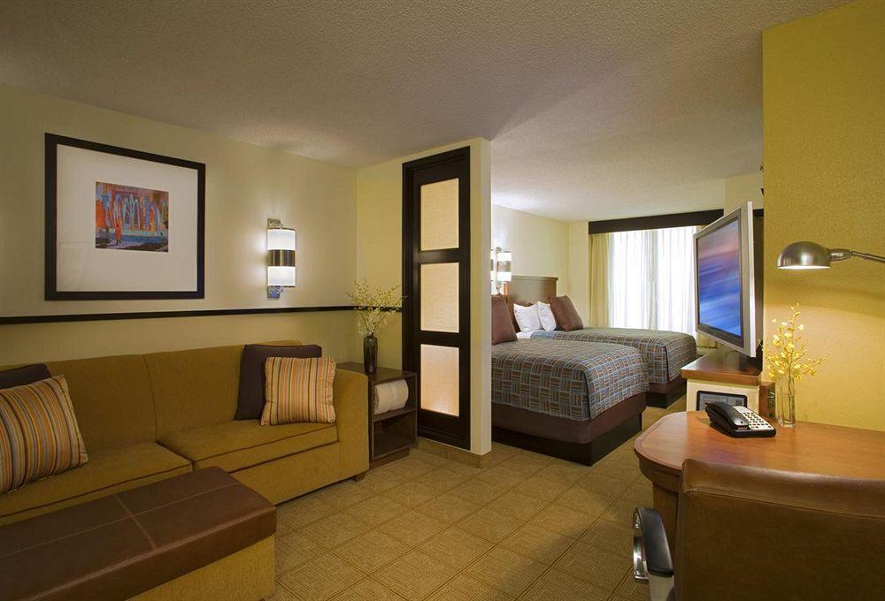 Hyatt Place Greenville/Haywood Εξωτερικό φωτογραφία